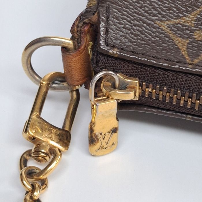 Louis Vuitton Eva Clutch