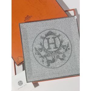 Hermes Mosaique au 24 Square Plate 23 x 23 cm Platinum Silver porcelain 